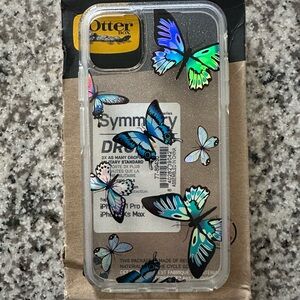 Hotter Clear Case with Vibrant Butterfly Design